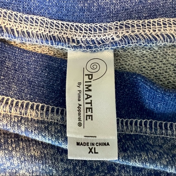 Pair of wide-neck short-ish sweatshirts by Pimatee - Picture 10 of 10